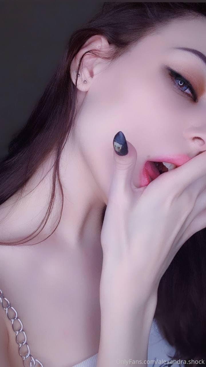 Sasha / alexandra_shock Nackte OnlyFans Leaks 1