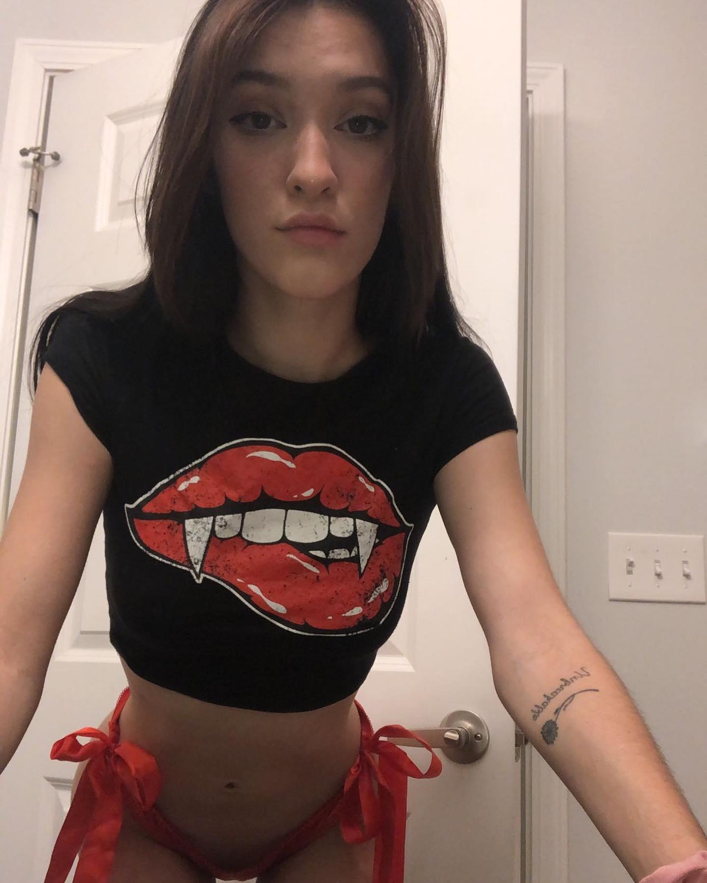 April Mae / imaprilmaexo Nackte OnlyFans Leaks 1