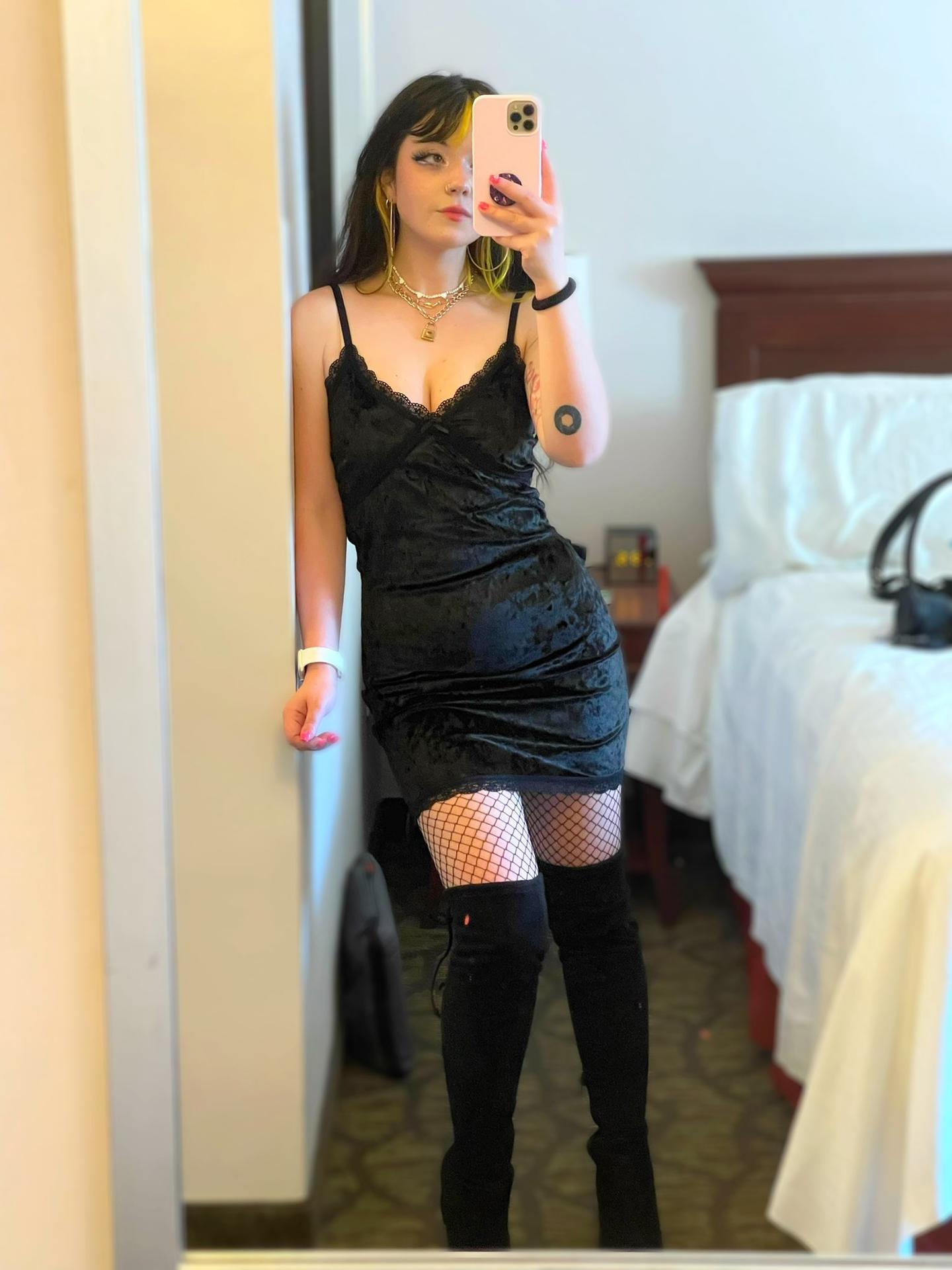Bootz / larissatheone Nackte OnlyFans Leaks 1
