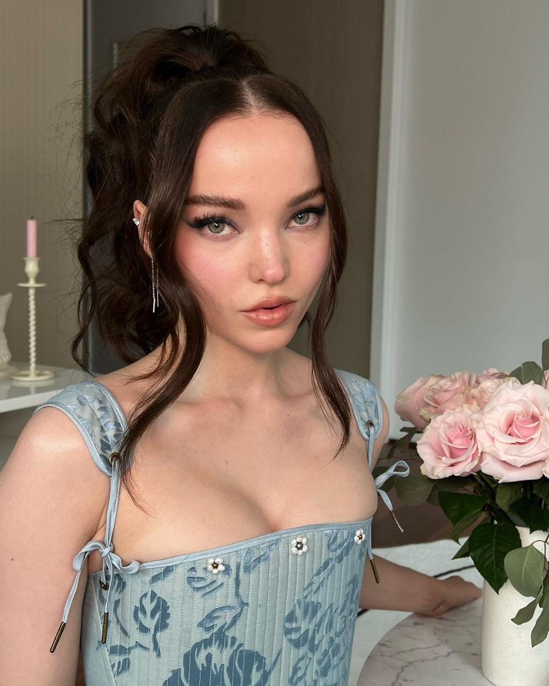 Dove Cameron / darkwingdove Nude OnlyFans Leaks 1