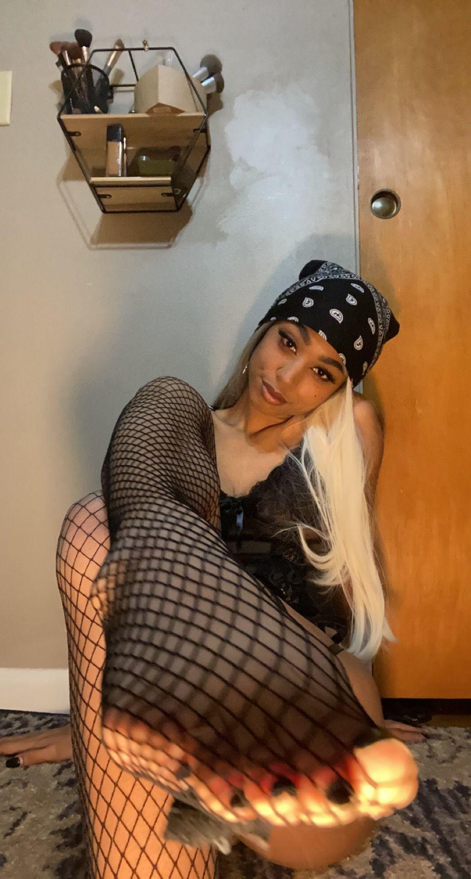 Gia Vargas / deathbygia Nackte OnlyFans Leaks 1