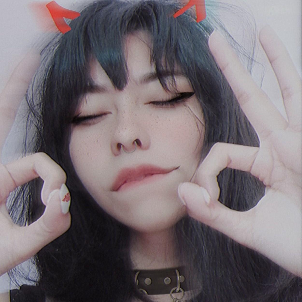 Lilywaifu / lily_waffle / lilylovesyouu Nackte OnlyFans Leaks 1