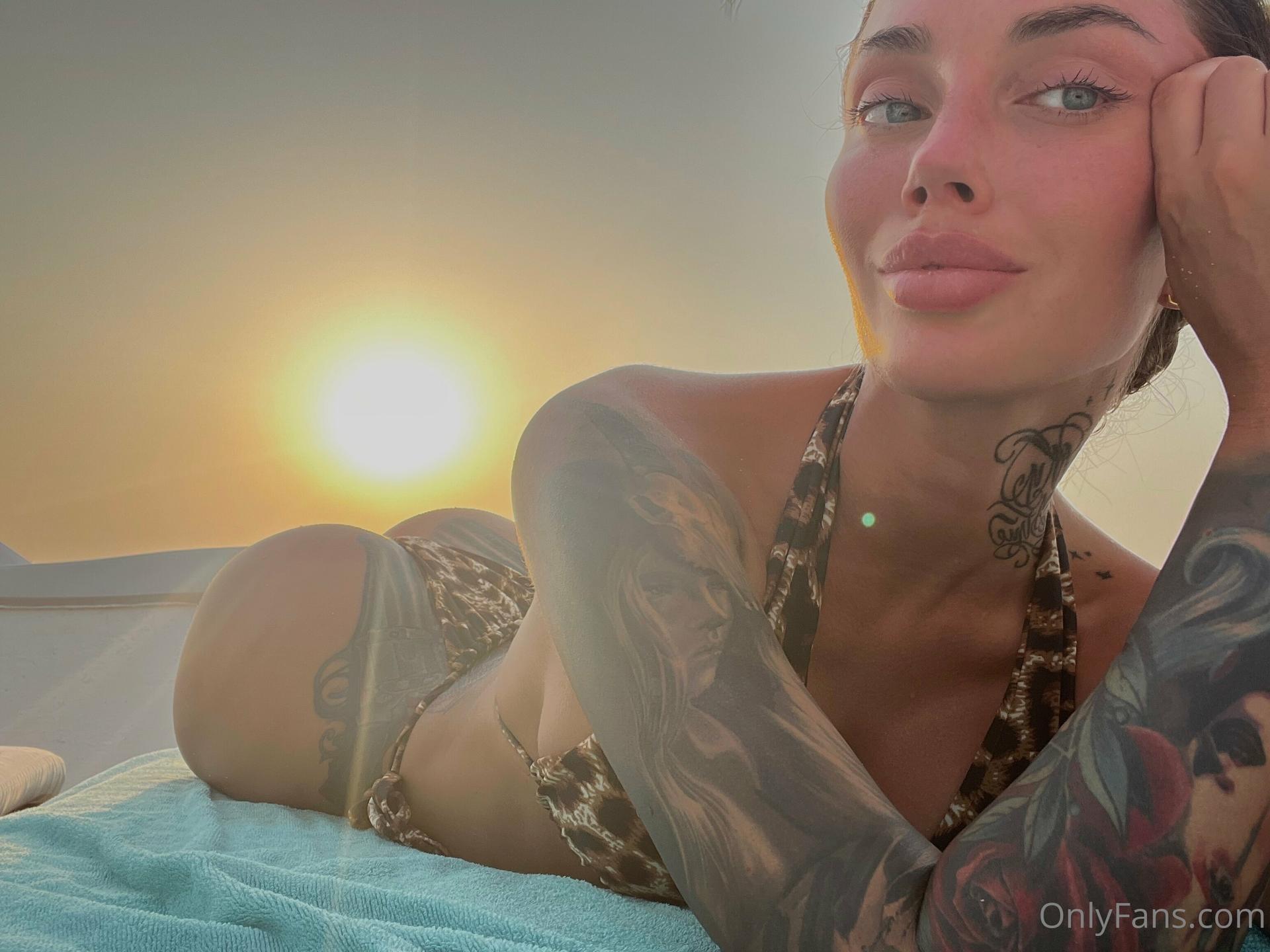 Nessa Orlova / nessamooore / rusmeganfox Nackte OnlyFans-Leaks 1