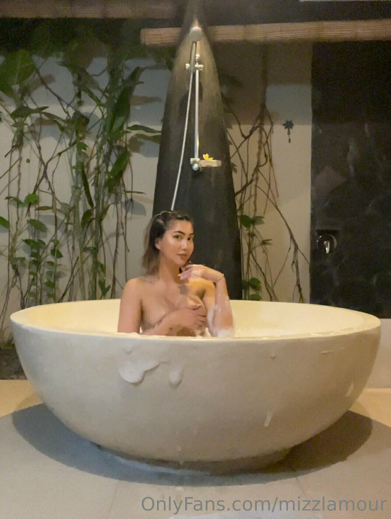 Mizzlamour / Rosemary Radeva Nackte OnlyFans-Leaks 1