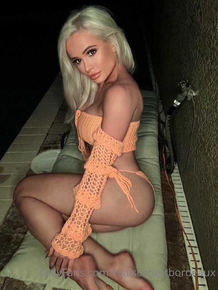 Scarlett Bordeaux / realscarlettbordeaux Nackte OnlyFans-Leaks 1