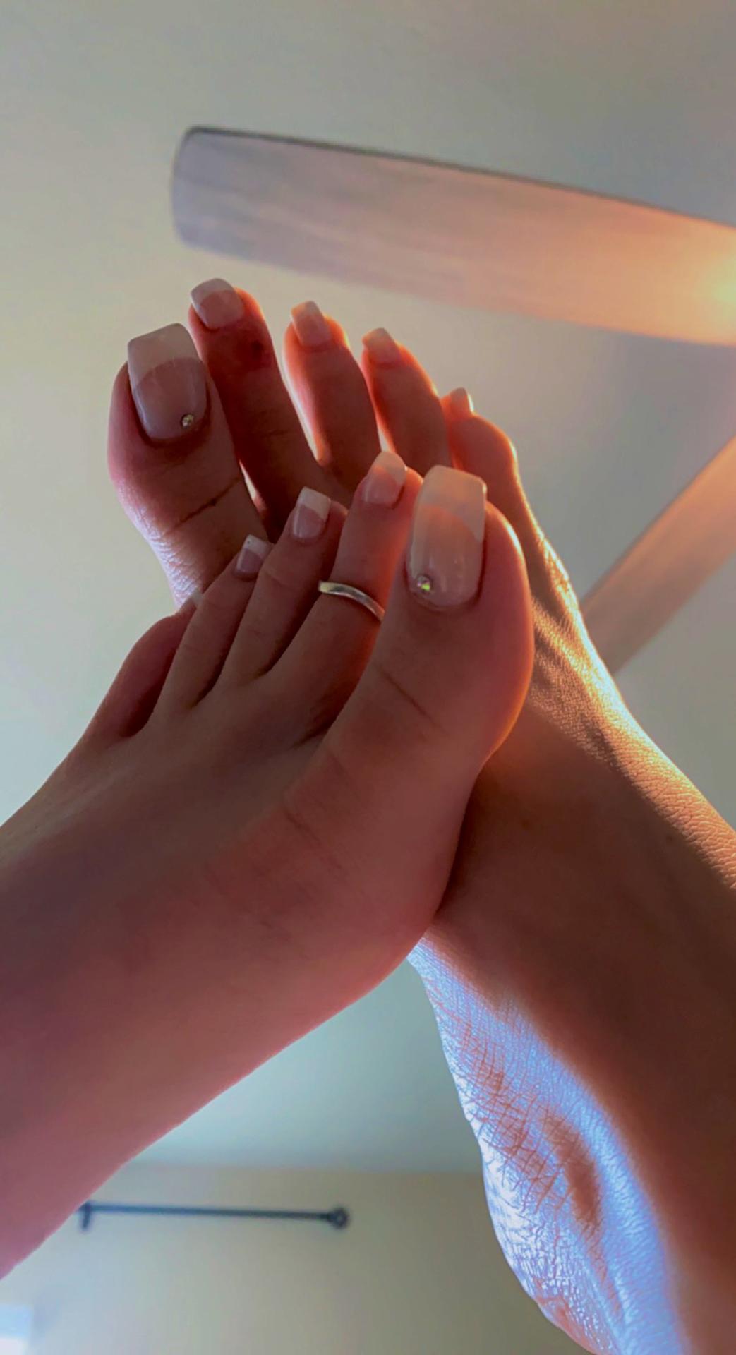 OGTwinkleToes / WaifuFeetMilk Nude OnlyFans Leaks 1