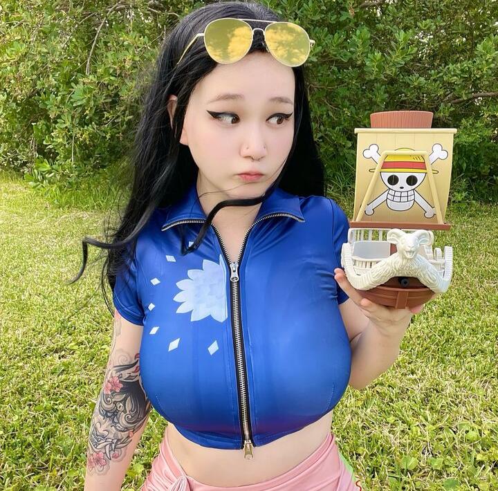 lilazntys / yuricosplayer / yurihimecosplay Nackte OnlyFans Leaks 1