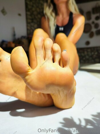 atomictoez / atomictoezz Nackt-Leaks OnlyFans Foto 18