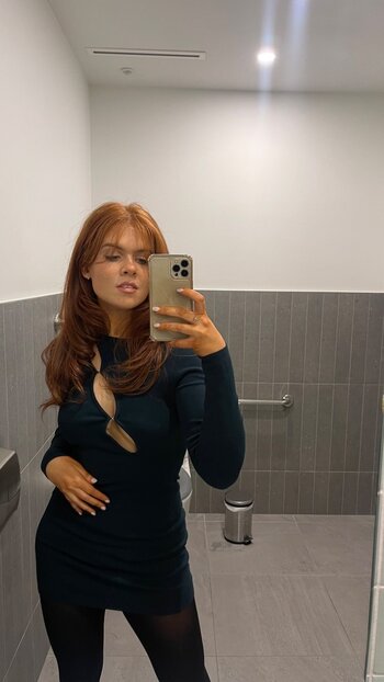 basicBT / basicbratt / basicbt_ Nackt-Leaks OnlyFans Foto 1