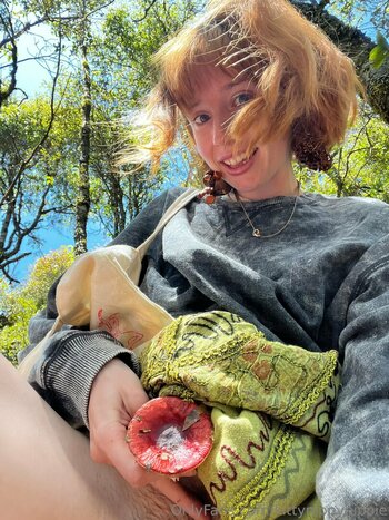 kittynippyhippie / littlenippyhippie Nackt-Leaks OnlyFans Foto 45