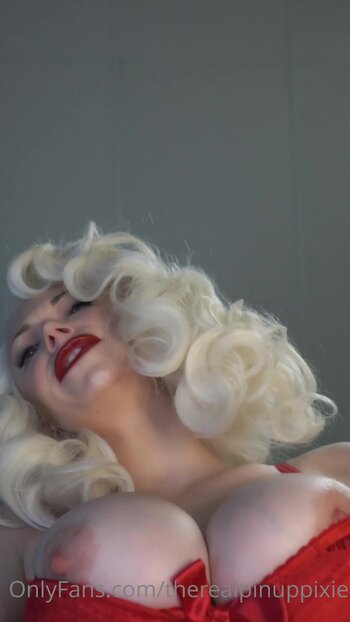 Pineup Pixie / Bianca Blakney 2 / pinuppixietm / therealpinuppixie Nackt-Leaks OnlyFans Foto 14