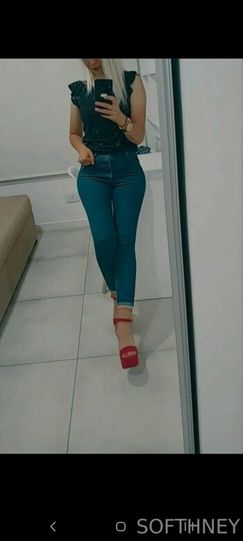 softhney Nackt-Leaks Foto 22