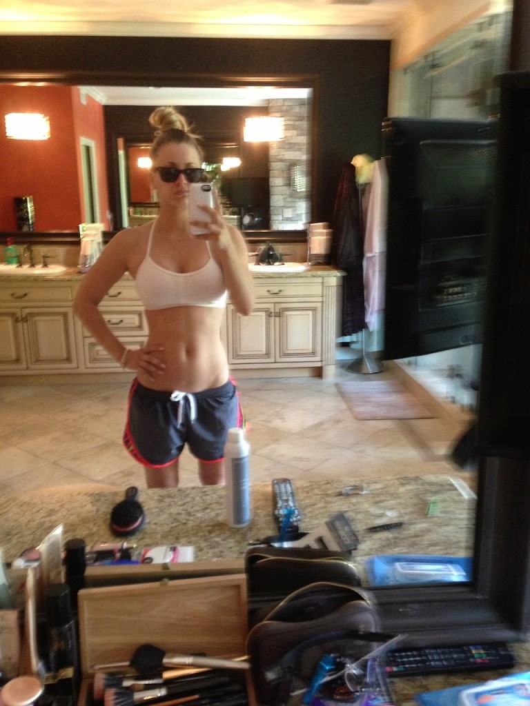 Kaley Cuoco Nackt Durchgesickert 07