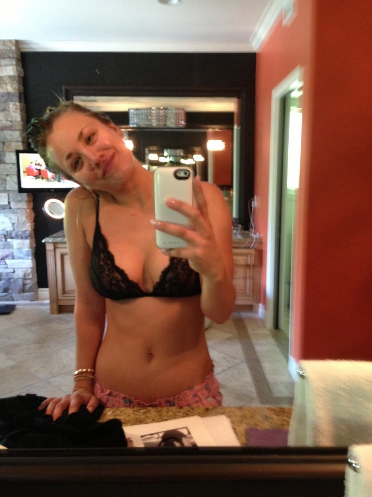Kaley Cuoco Nackt Durchgesickert 08