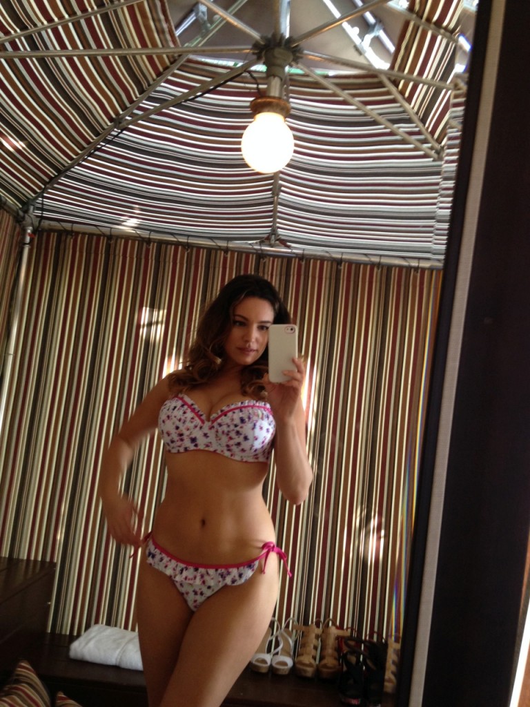 Kelly Brook nackt 35