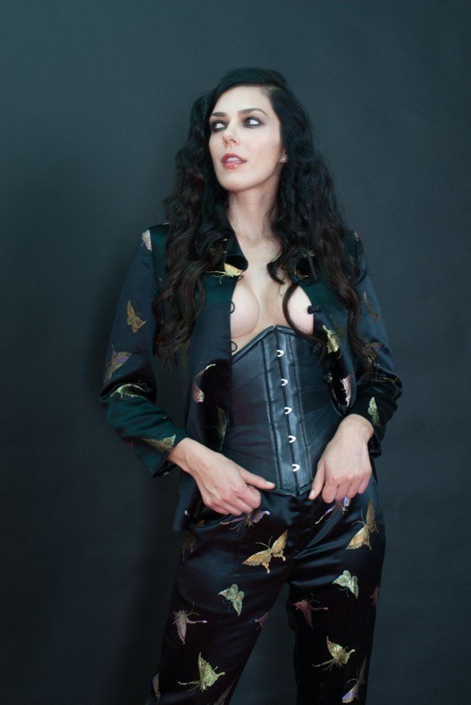 Adrianne Curry Naked 022