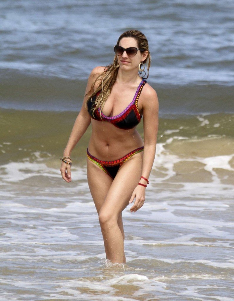 Kelly Brook im Bikini 05