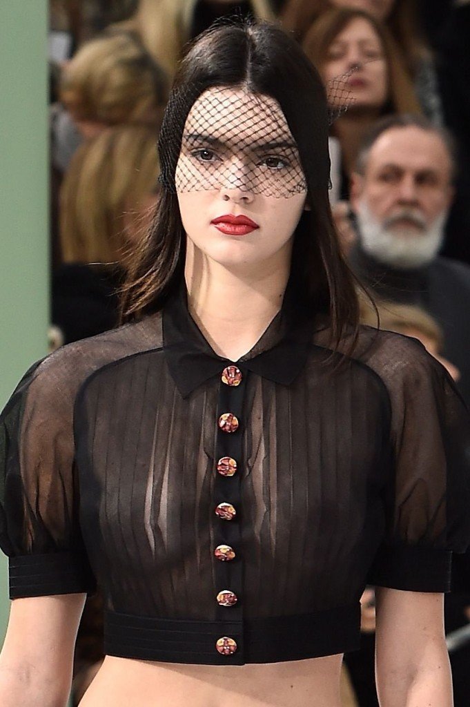Kendall Jenner Brüste 09