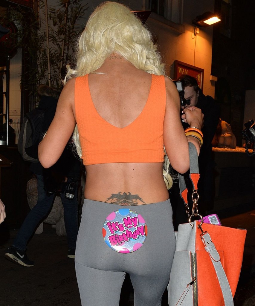 Josie Cunningham oben ohne 14