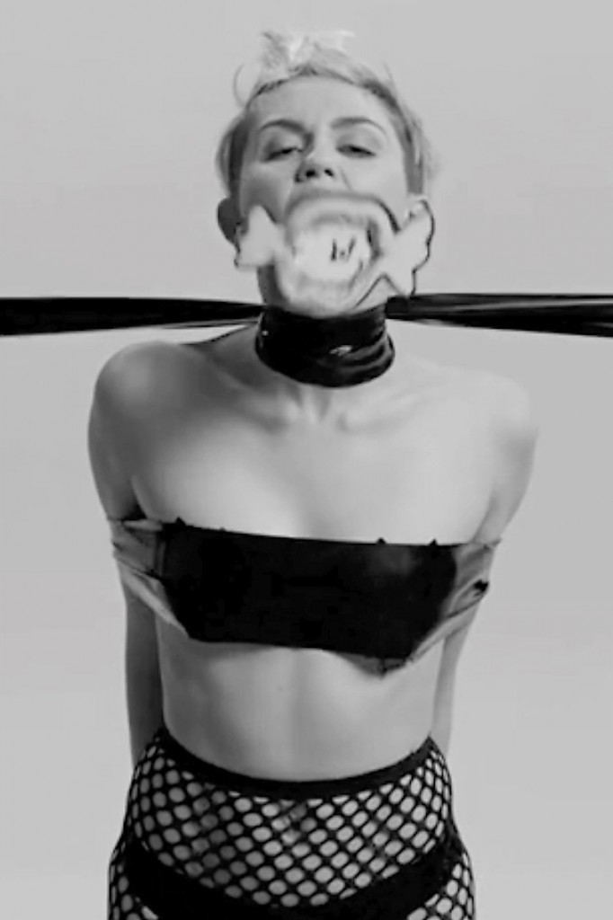 Miley Cyrus sexy für das Pornofestival 10