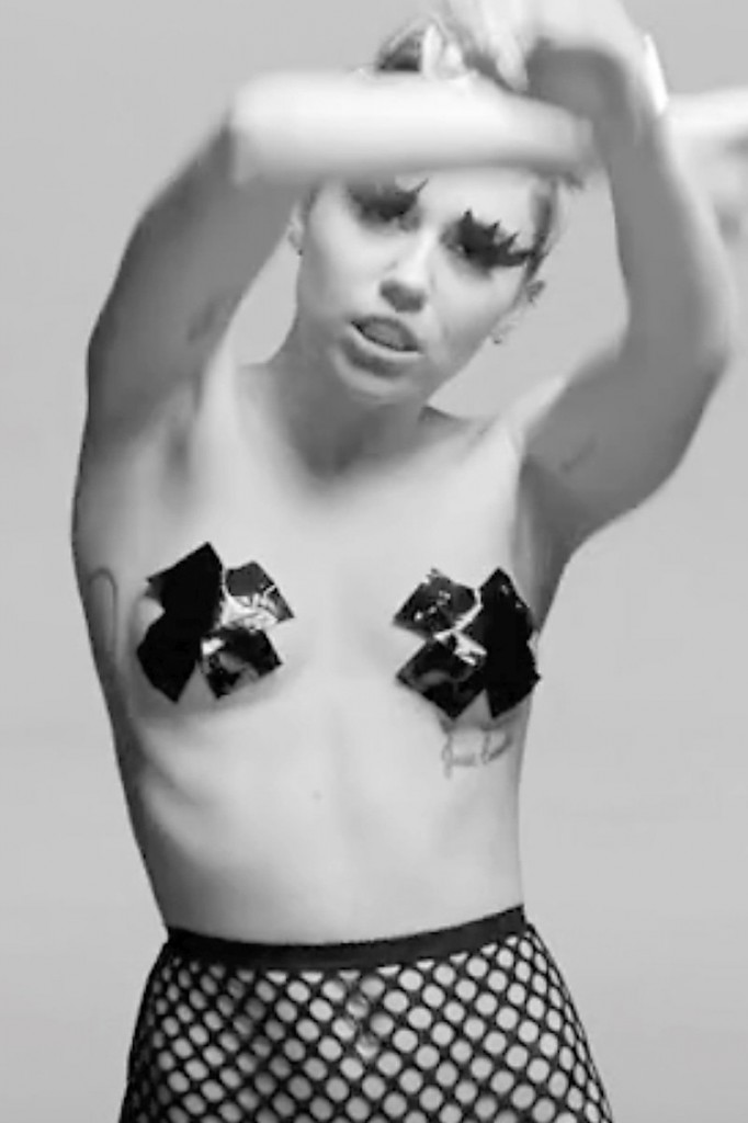 Miley Cyrus sexy für das Pornofestival 14