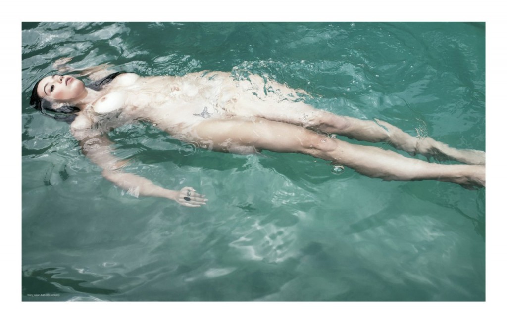 Daisy Lowe Nackt 02