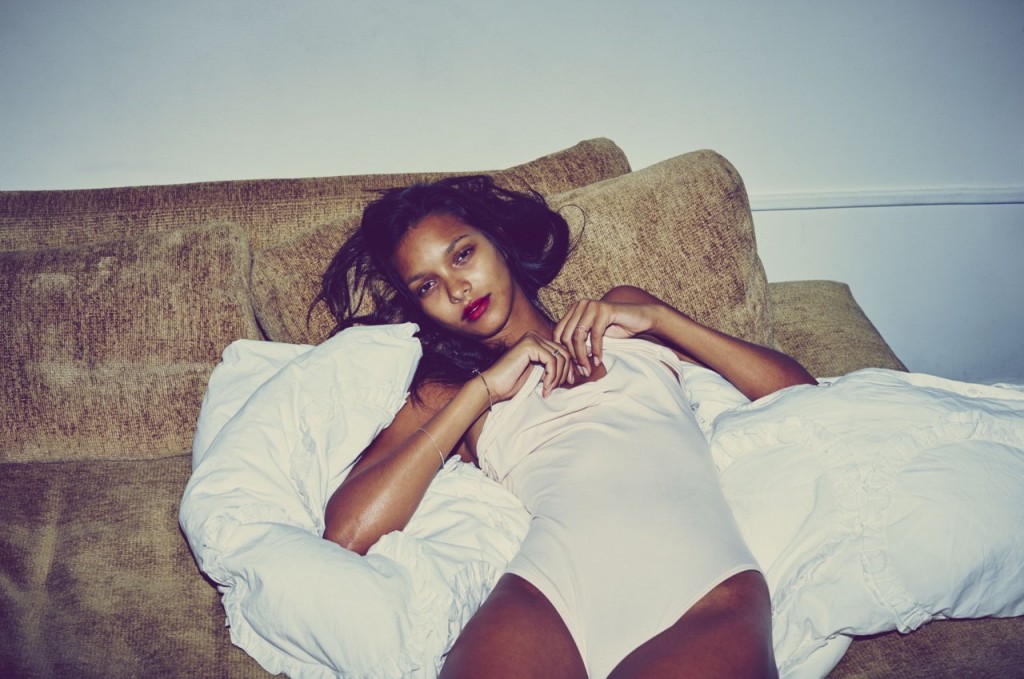 Lais Ribeiro Nackt 02