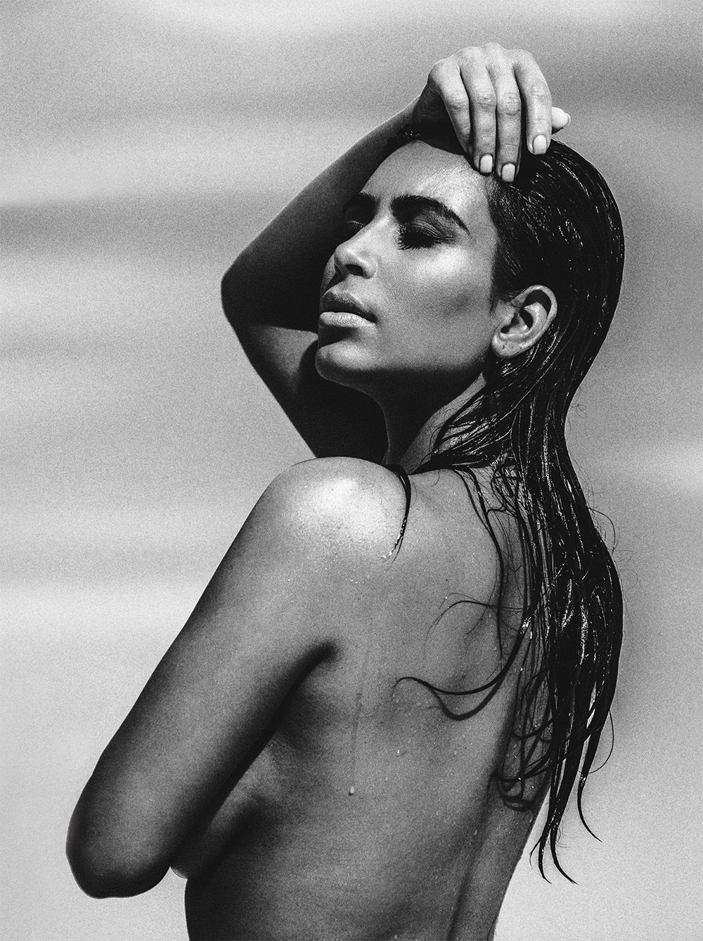 Kim-Kardashian-Sexy-2