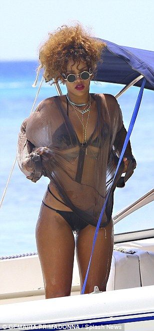Rihanna-in-a-Bikini-16