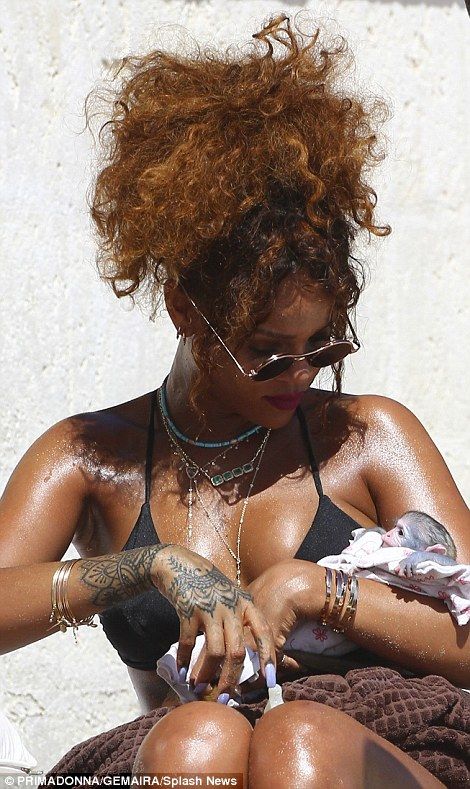 Rihanna-in-a-Bikini-23