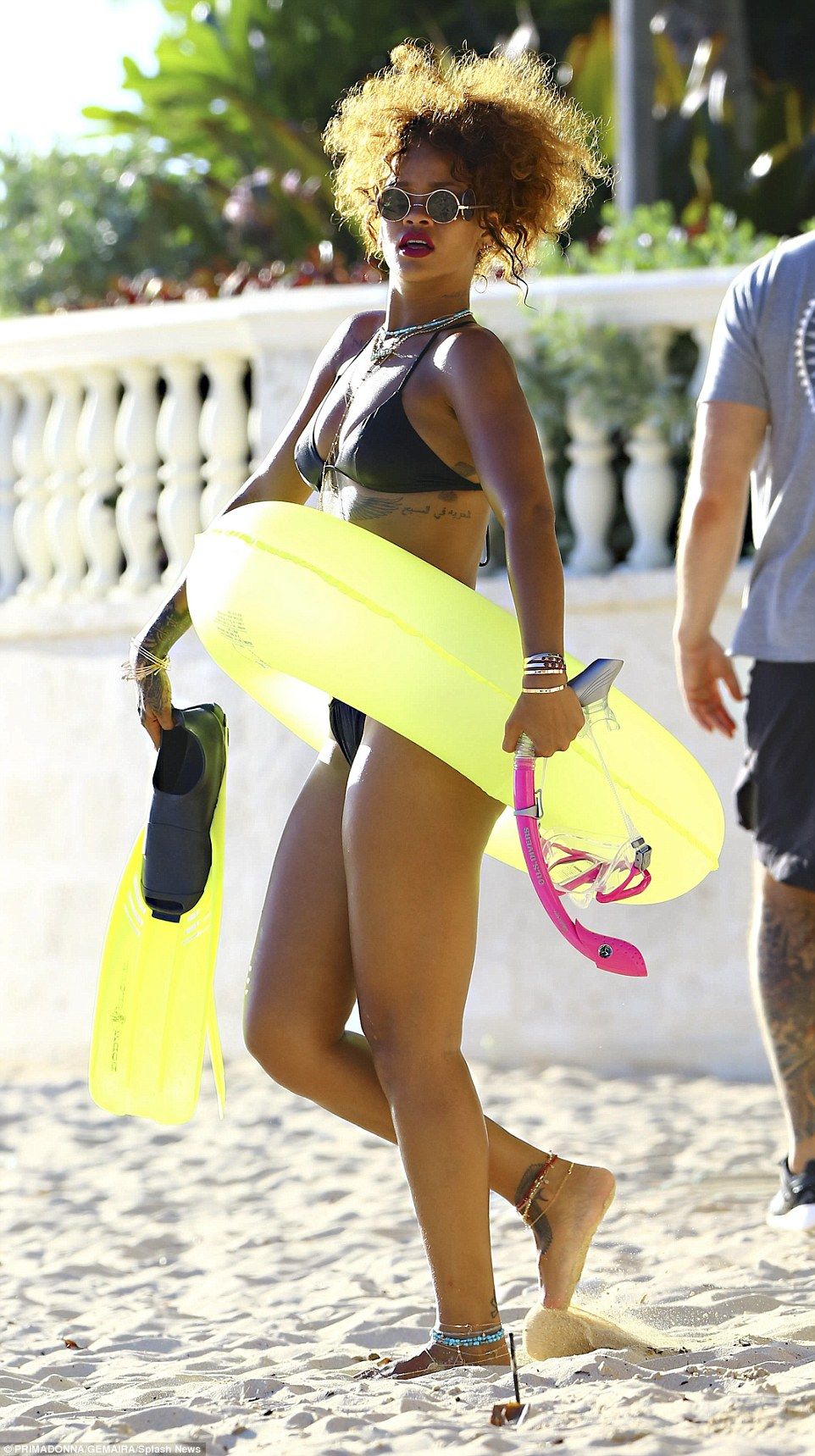 Rihanna-in-a-Bikini-6