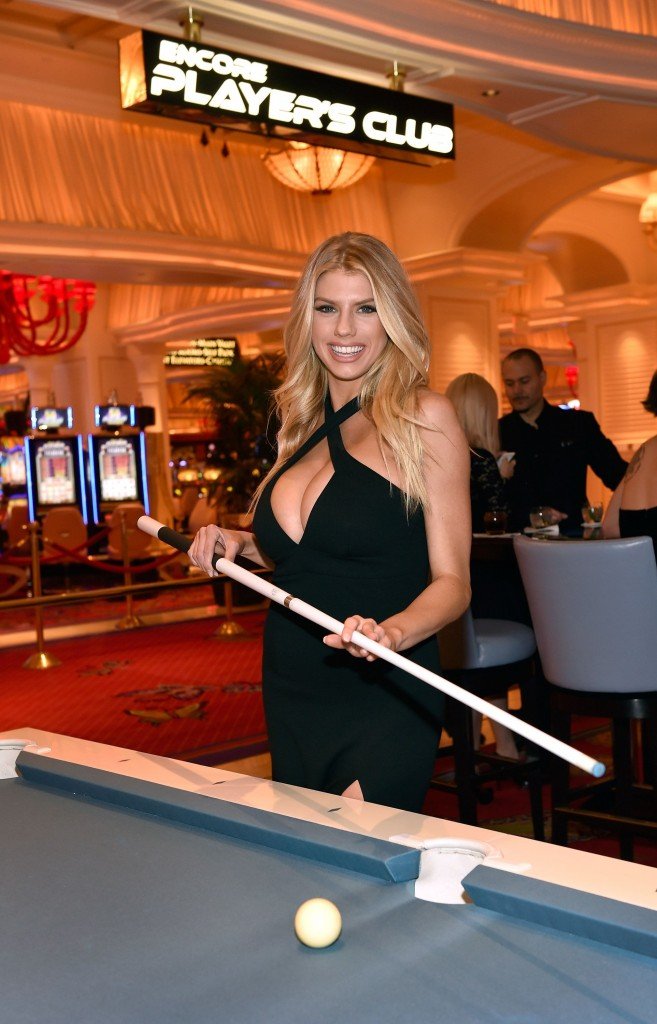 Charlotte-McKinney-Sexy-42