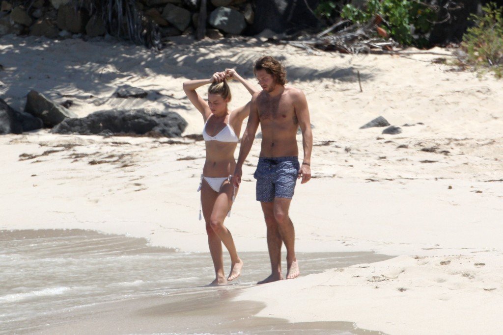 Margot Robbie im Bikini 2