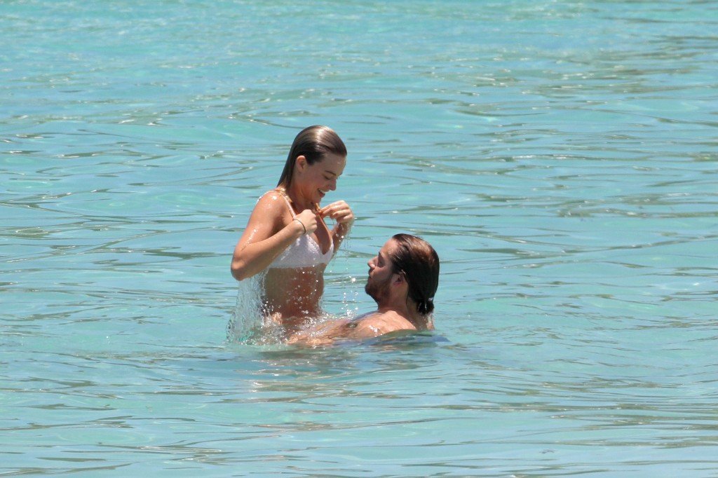 Margot Robbie im Bikini 26