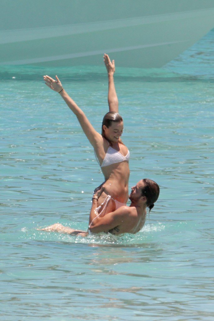 Margot Robbie im Bikini 28
