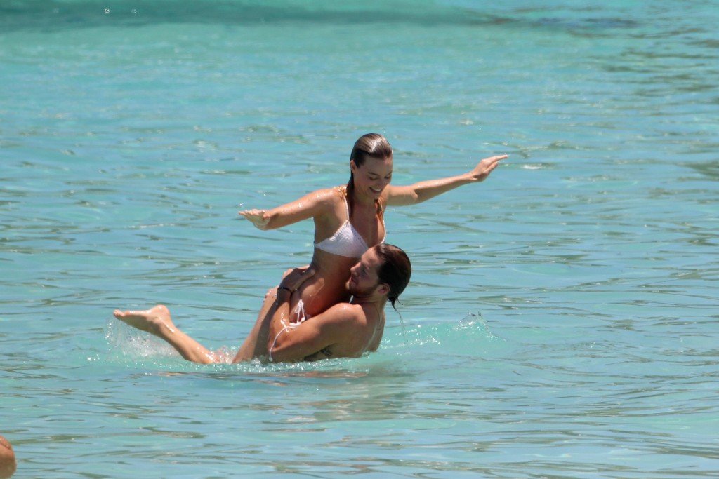 Margot Robbie im Bikini 29