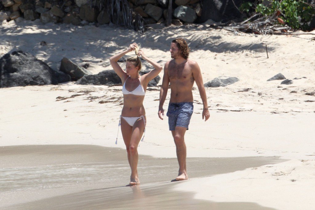 Margot Robbie im Bikini 3