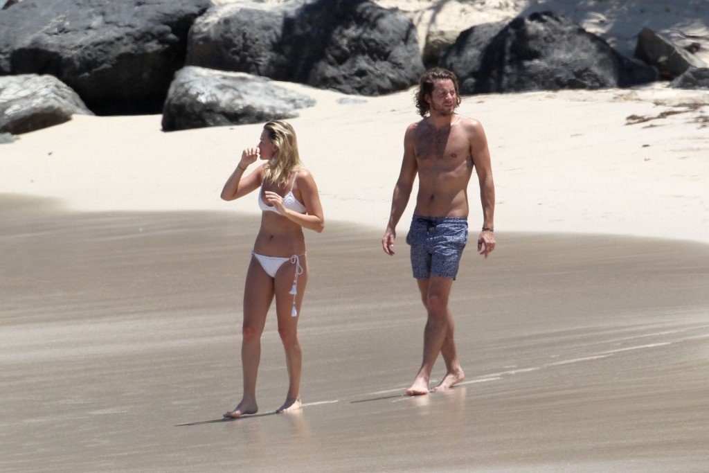 Margot Robbie im Bikini 5