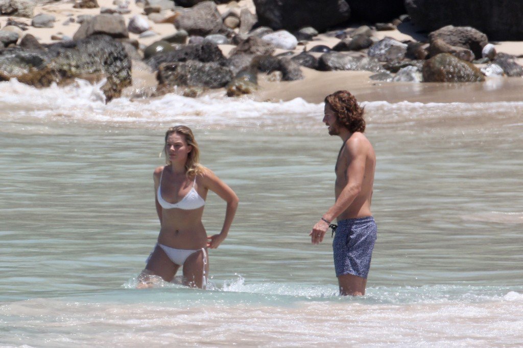 Margot Robbie im Bikini 6