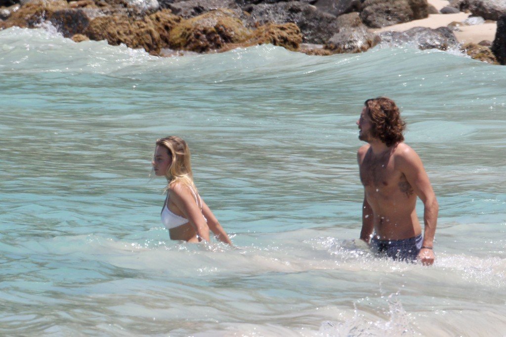 Margot Robbie im Bikini 7