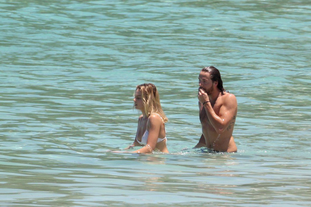 Margot Robbie im Bikini 9