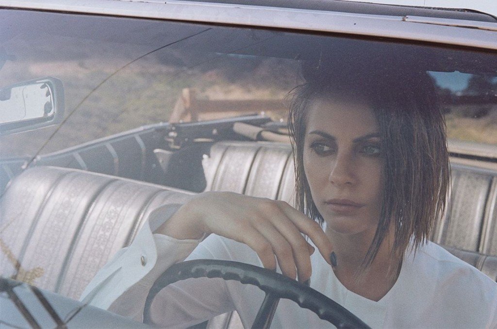 Willa Holland Sexy & Topless 4