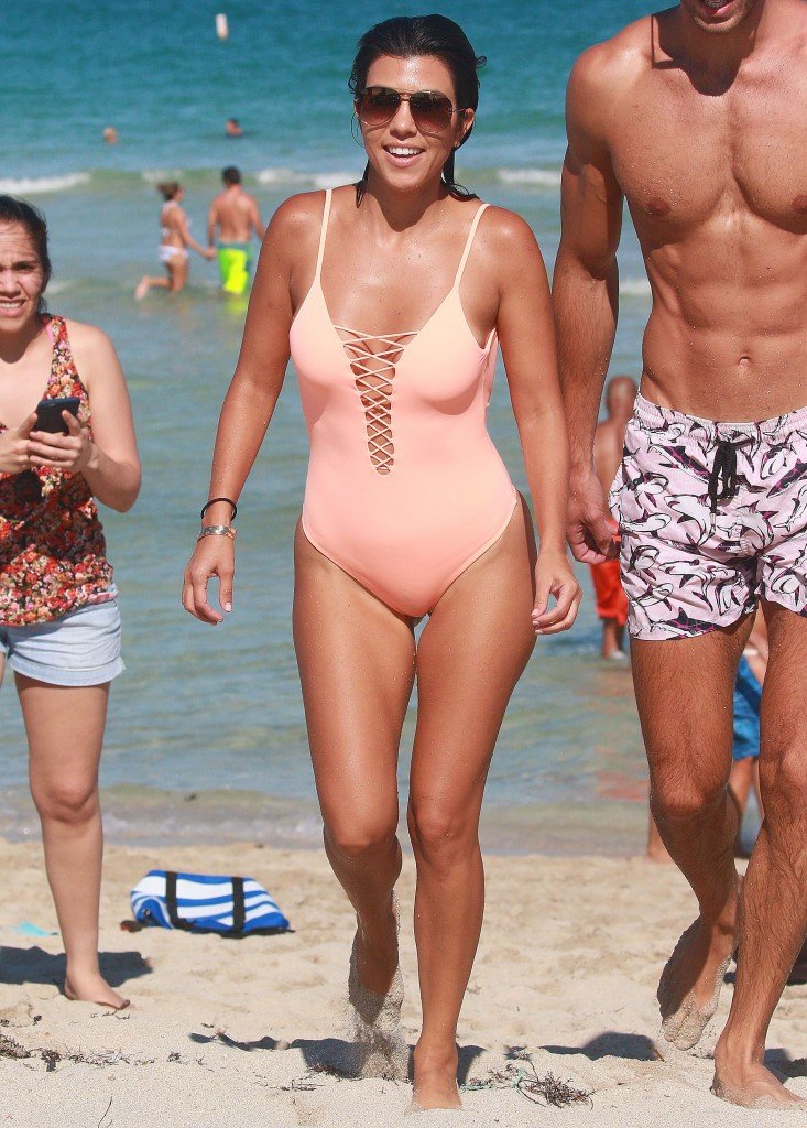Kourtney Kardashian Sexy thefappening.so-34