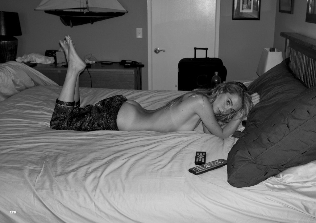 Haley Nicole Permenter oben ohne & sexy 6