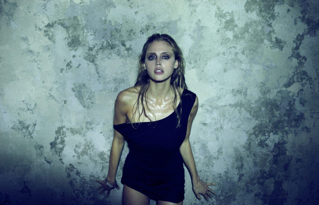 Estella Warren Durchsichtig & Sexy thefappening.so 3