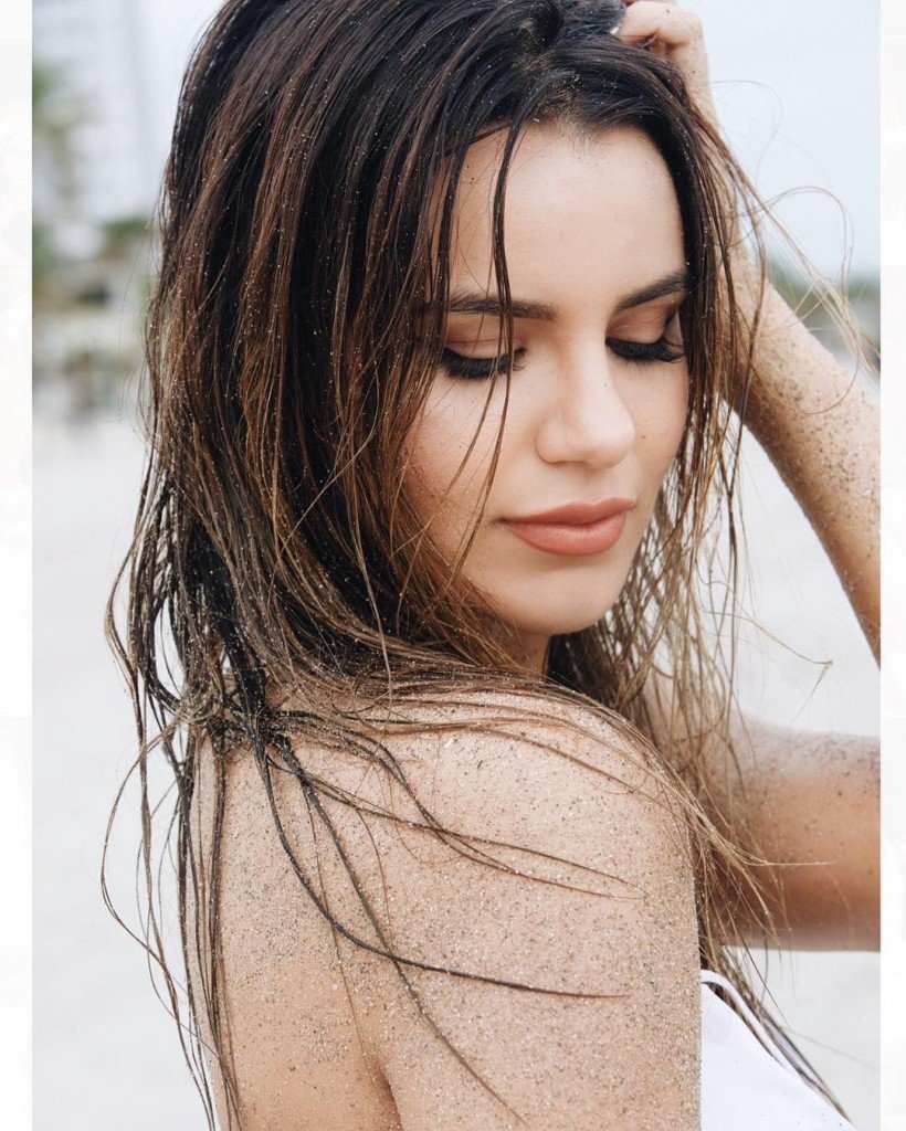 Madison Reed und Victoria Justice Sexy 4