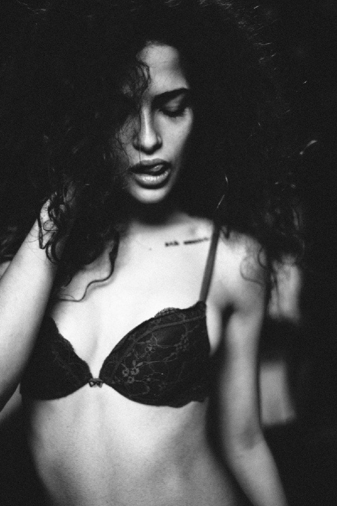 Chiara Scelsi Sexy Topless thefappening.so 2
