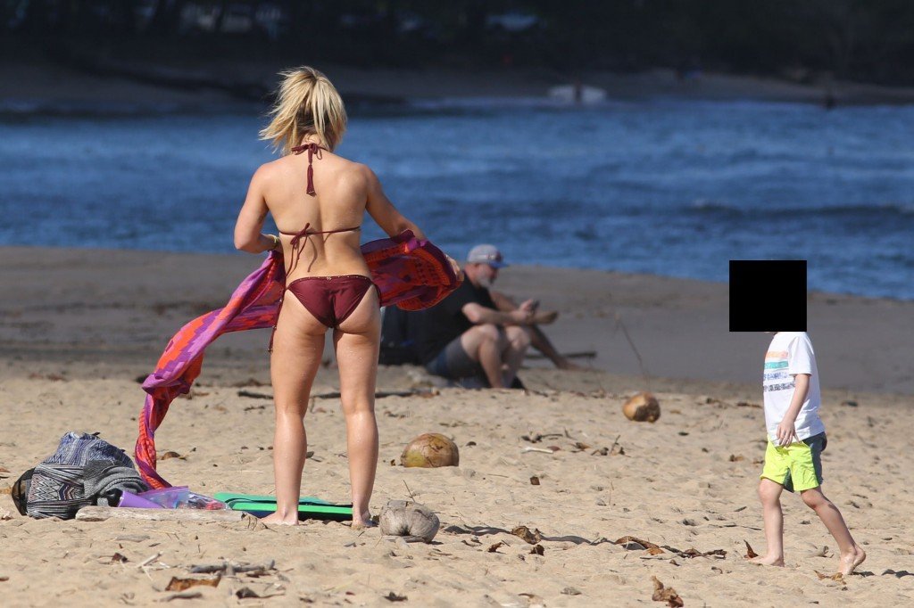 Hilary Duff Sexy thefappening.so 35