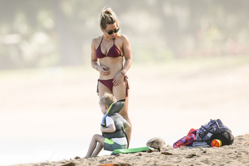 Hilary Duff Sexy thefappening.so 38