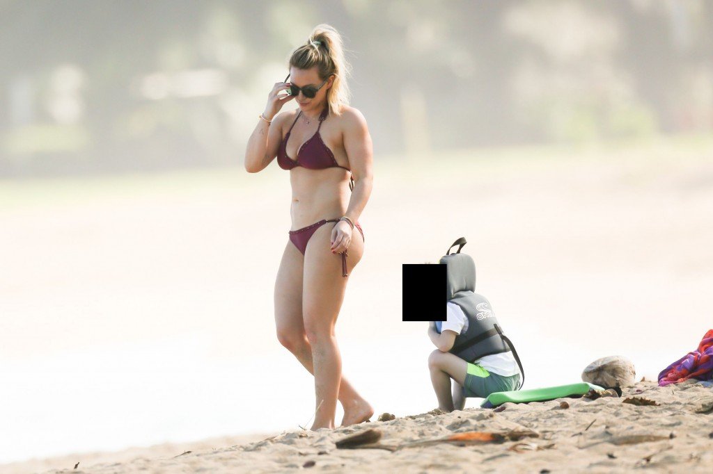 Hilary Duff Sexy thefappening.so 39